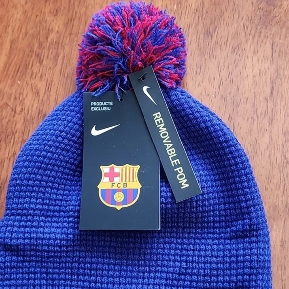 NWT - Nike Football Soccer Club Barcelona, unisex beanie hat in Blue/Maroon - Picture 2 of 7